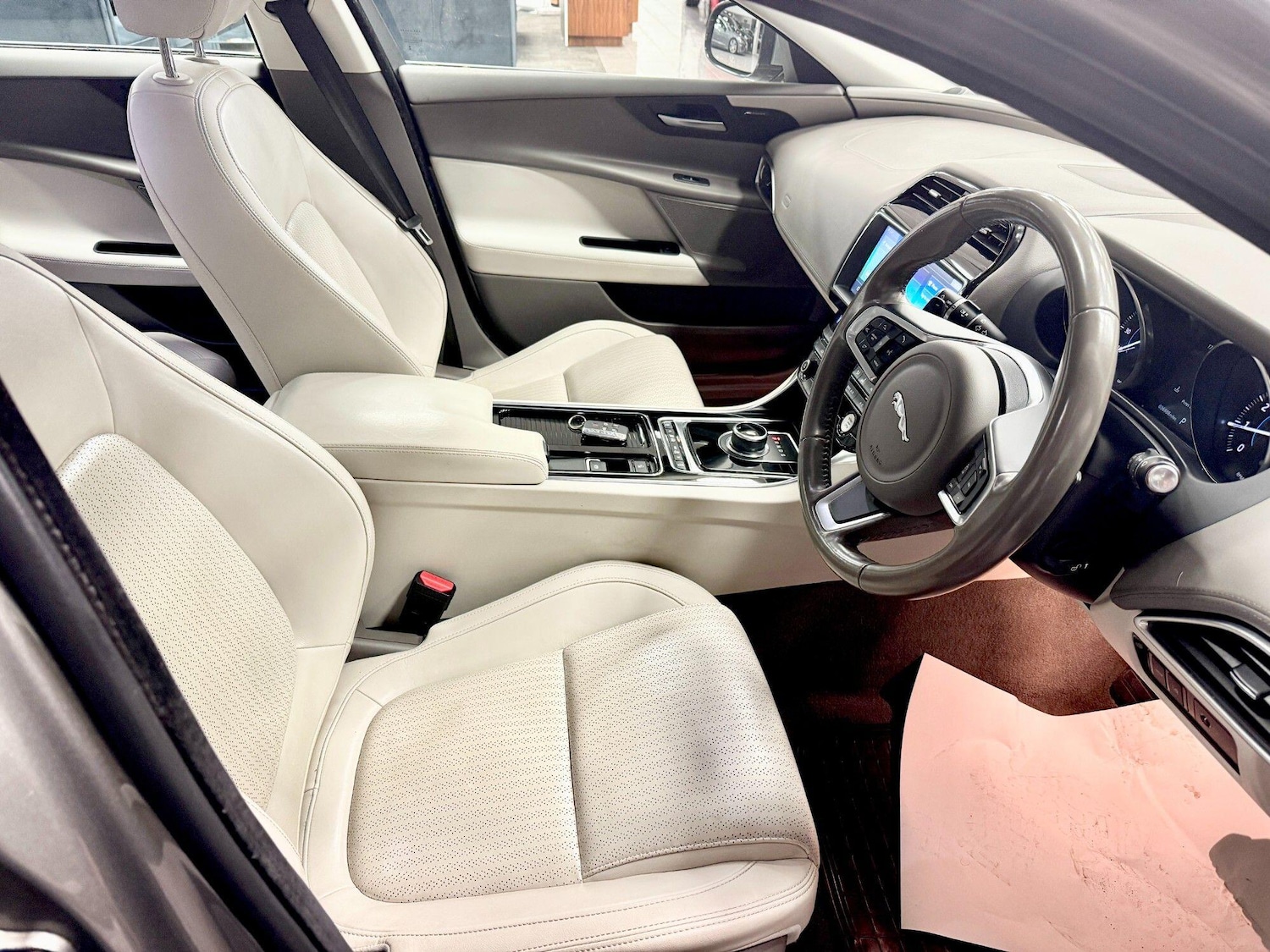 Used Jaguar XE 2018 for sale - 77658472: Photo 10