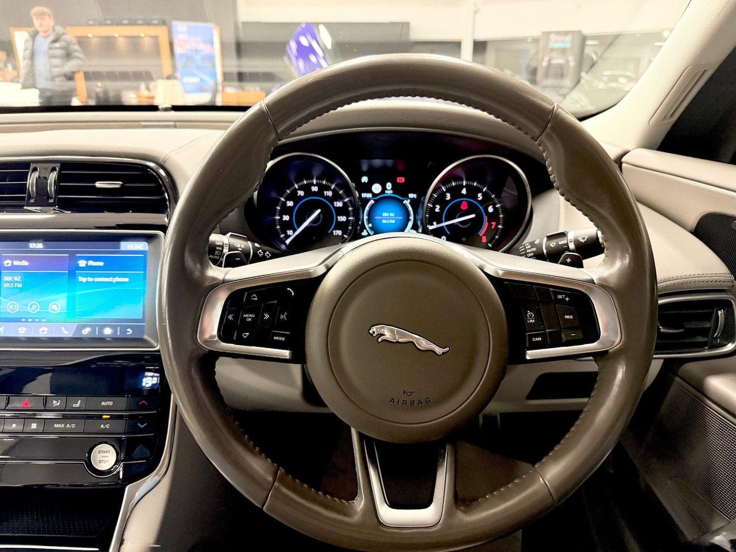 Used Jaguar XE 2018 for sale - 77658472: Photo 11