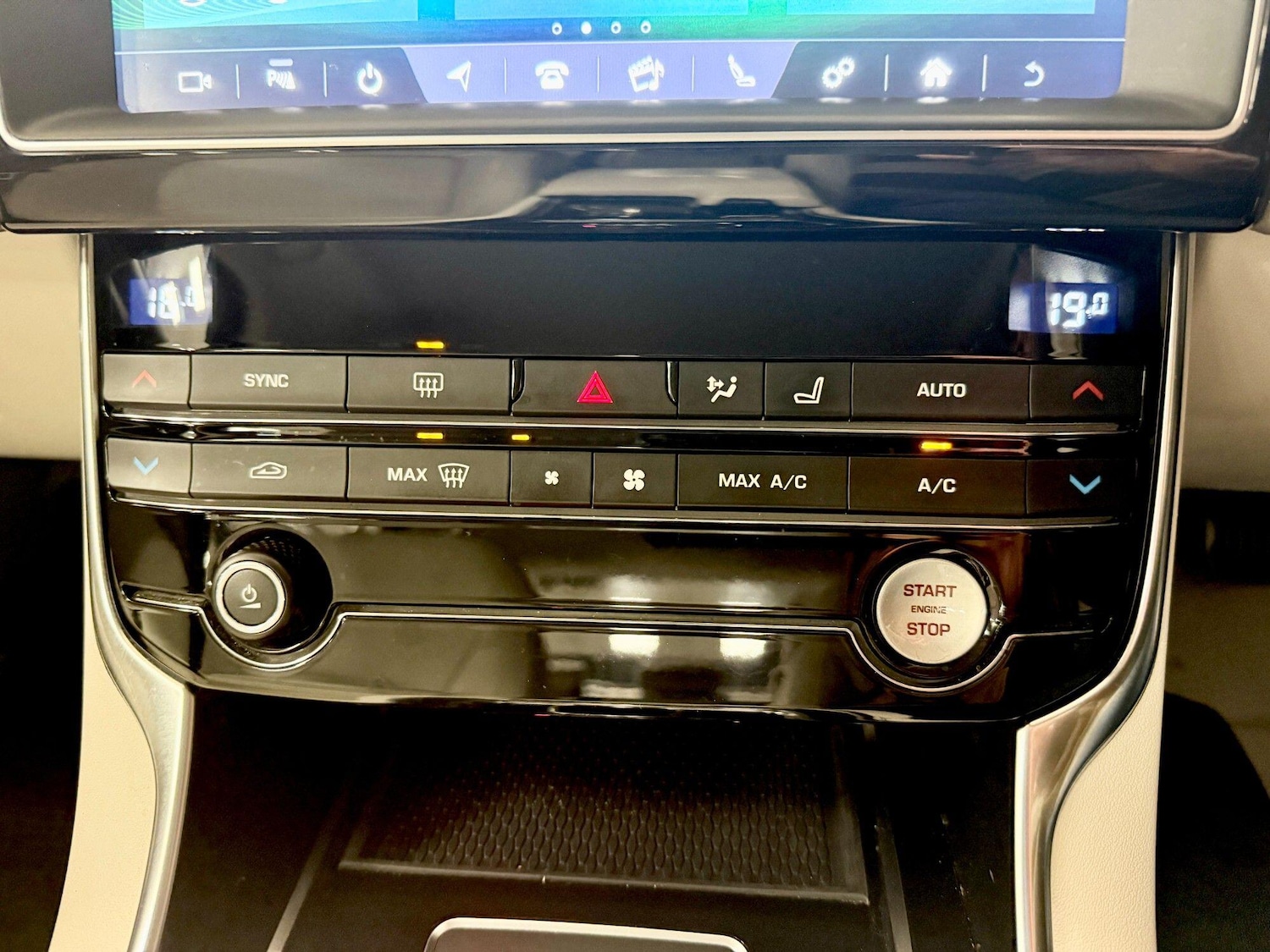 Used Jaguar XE 2018 for sale - 77658472: Photo 19