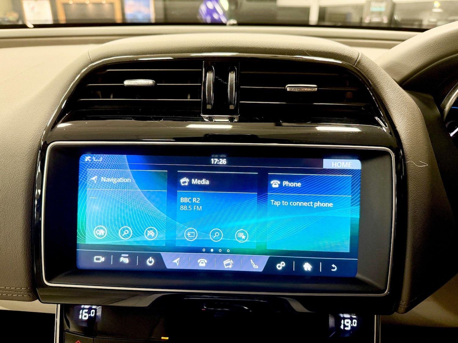 Used Jaguar XE 2018 for sale - 77658472: Photo 25