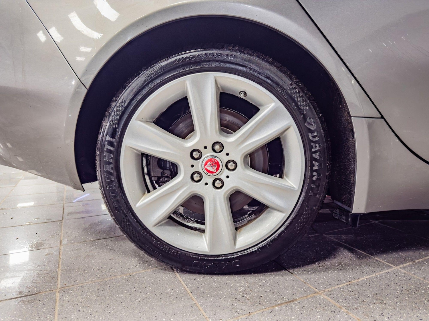 Used Jaguar XE 2018 for sale - 77658472: Photo 5