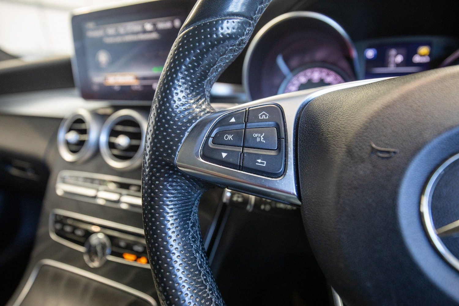 Used Mercedes-Benz C Class 2017 for sale - 76839526: Photo 33