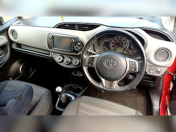 Used Toyota Yaris 2017 for sale - 78372939: Photo