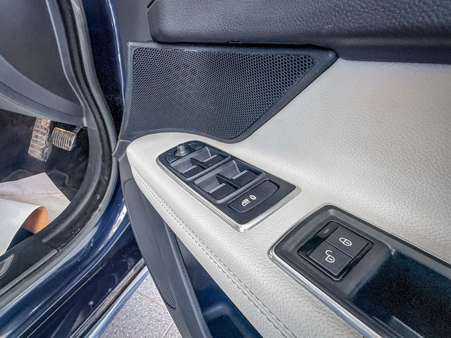 Used Jaguar XF 2017 for sale - 77838965: Photo 15