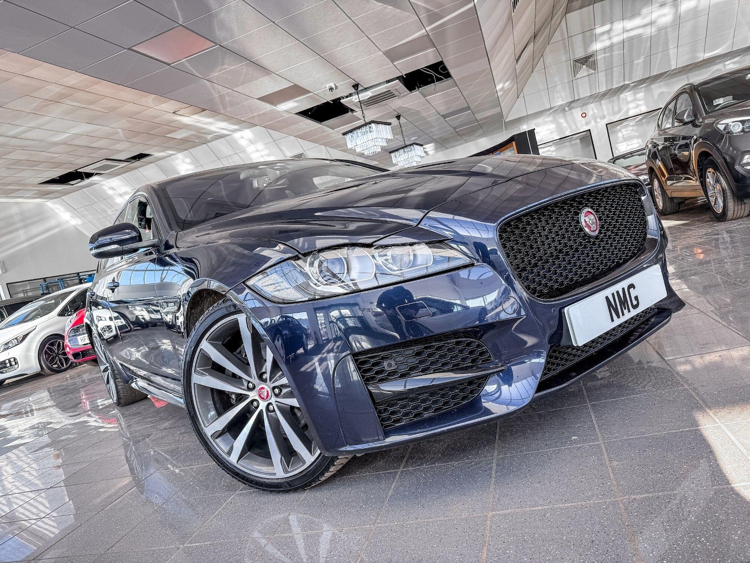 Used Jaguar XF 2017 for sale - 77838965: Photo 2