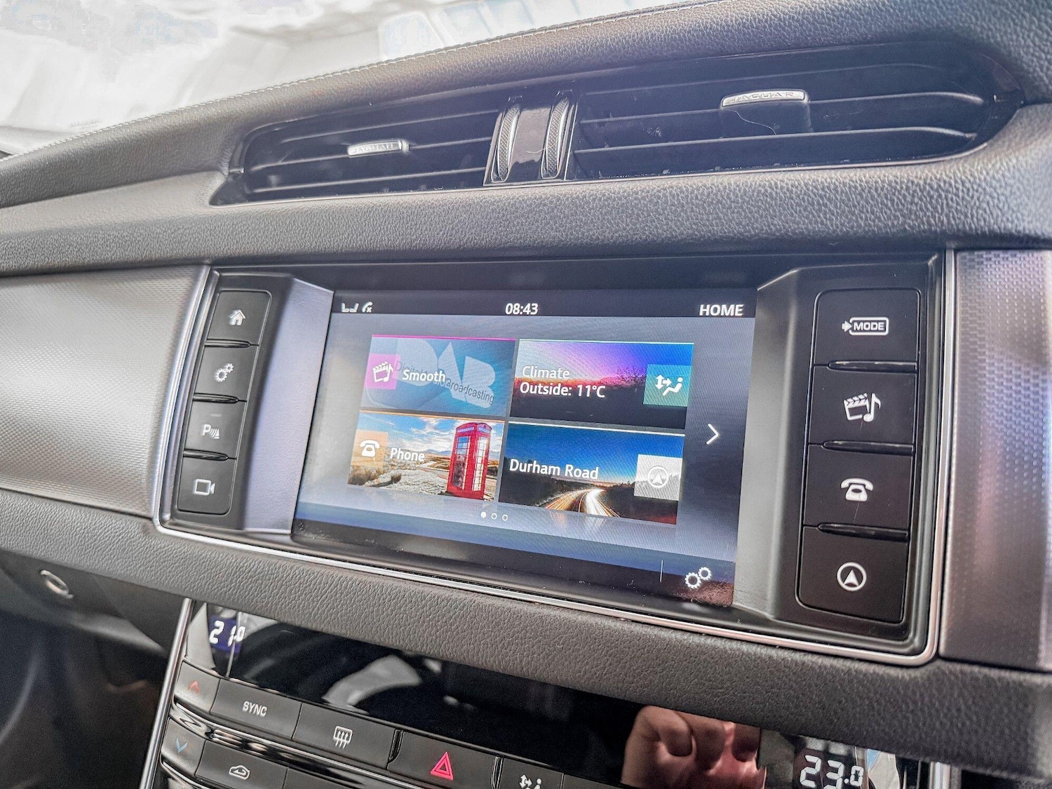 Used Jaguar XF 2017 for sale - 77838965: Photo 23