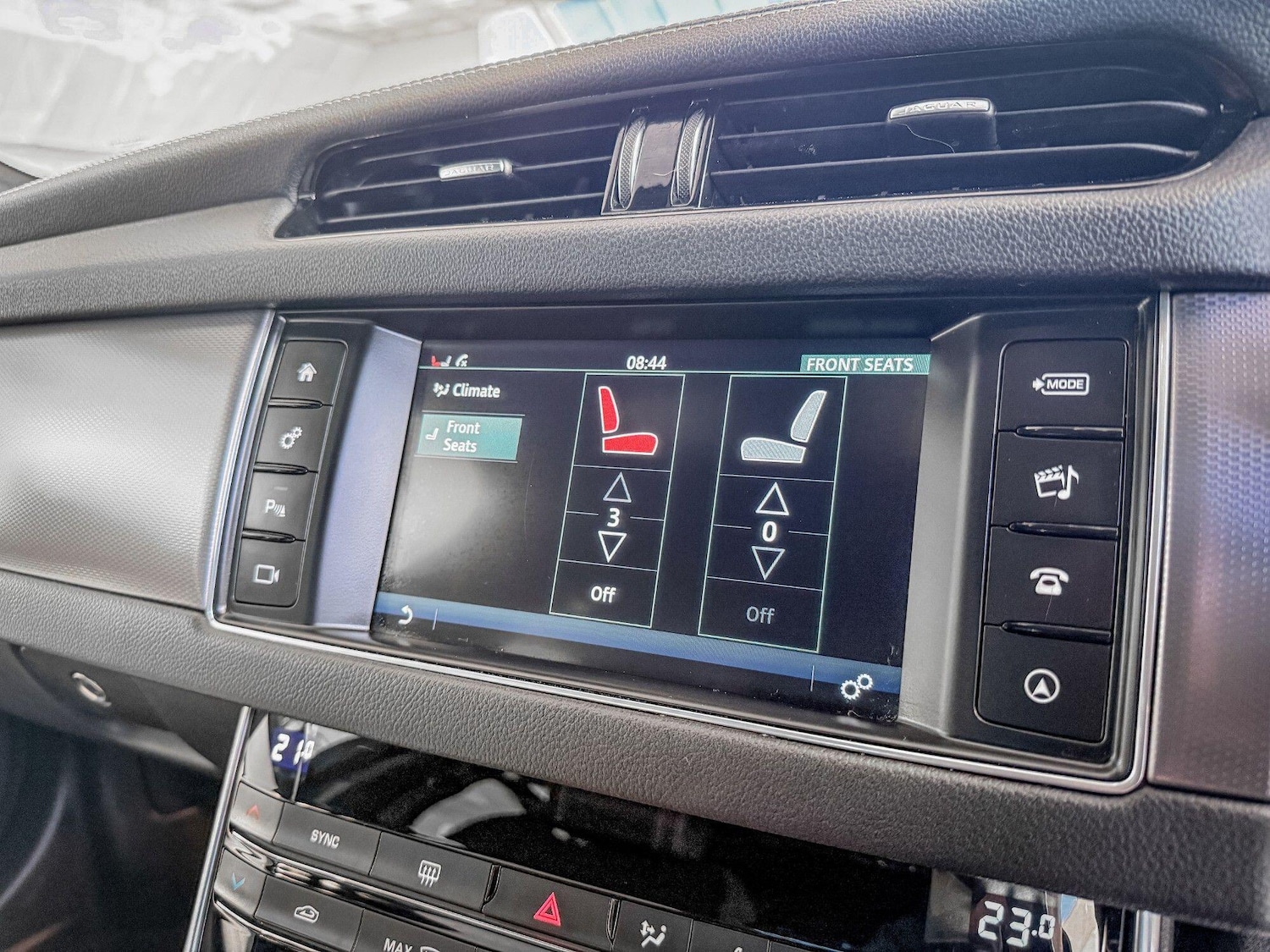 Used Jaguar XF 2017 for sale - 77838965: Photo 25