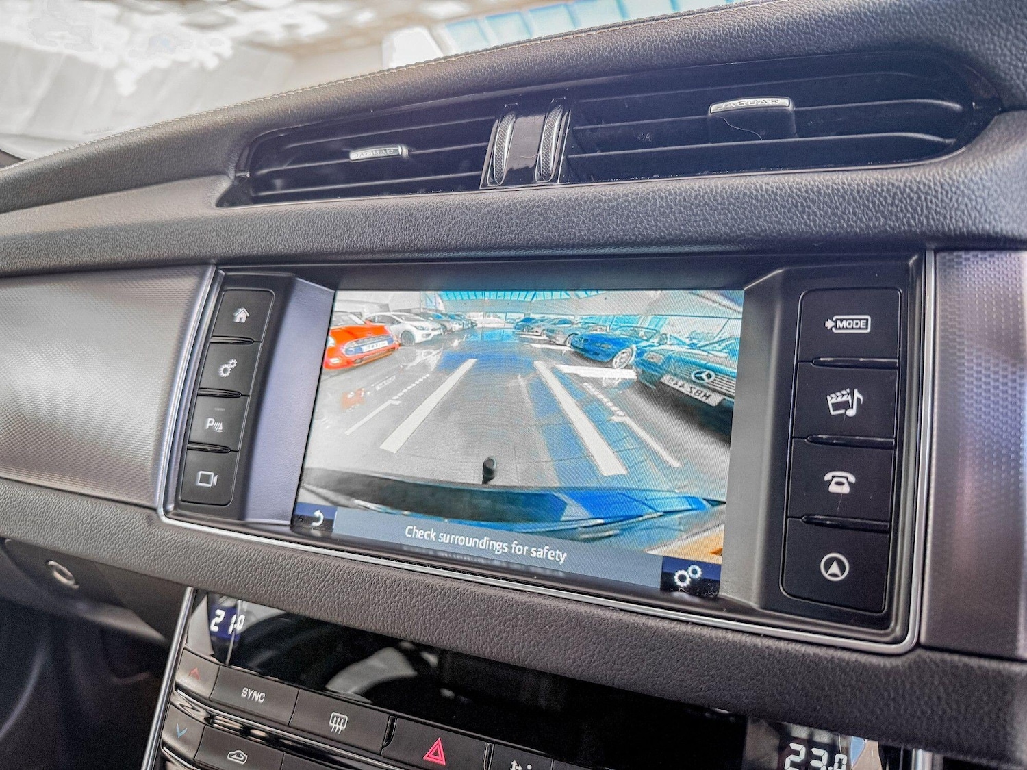 Used Jaguar XF 2017 for sale - 77838965: Photo 26