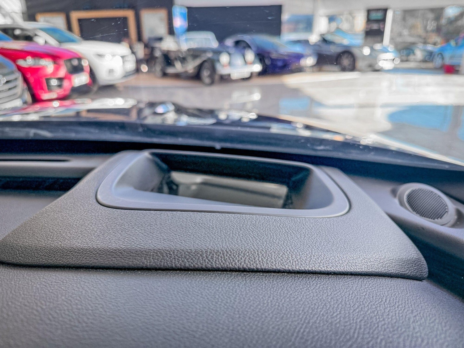 Used Jaguar XF 2017 for sale - 77838965: Photo 28