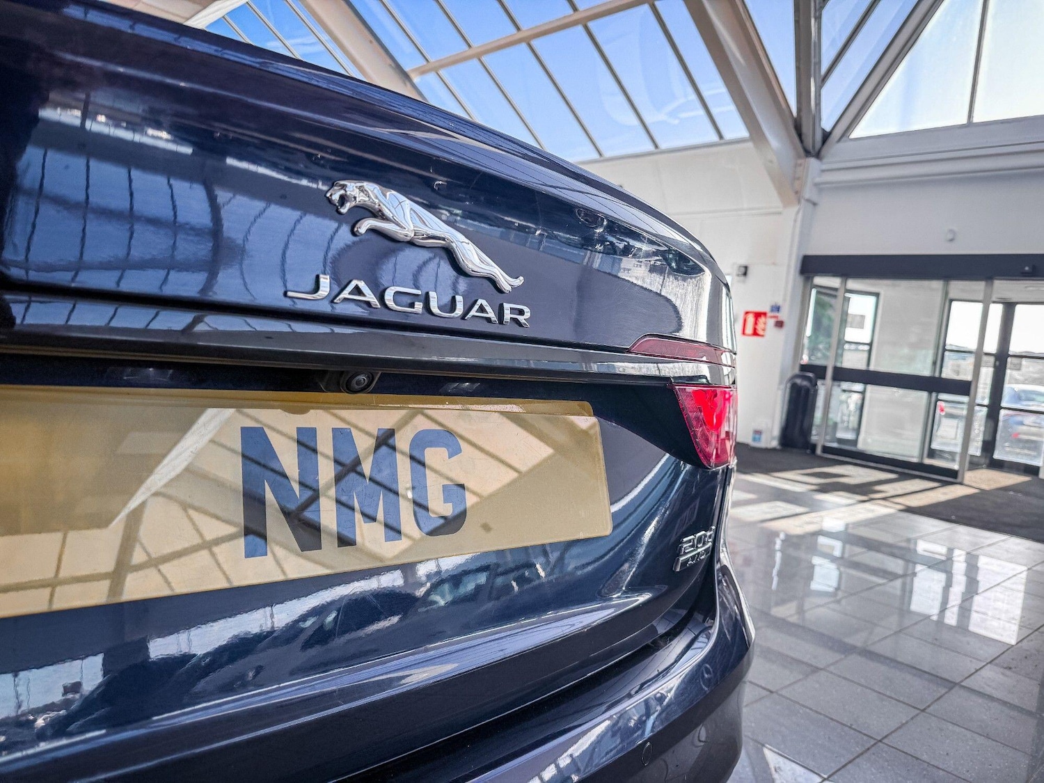 Used Jaguar XF 2017 for sale - 77838965: Photo 9