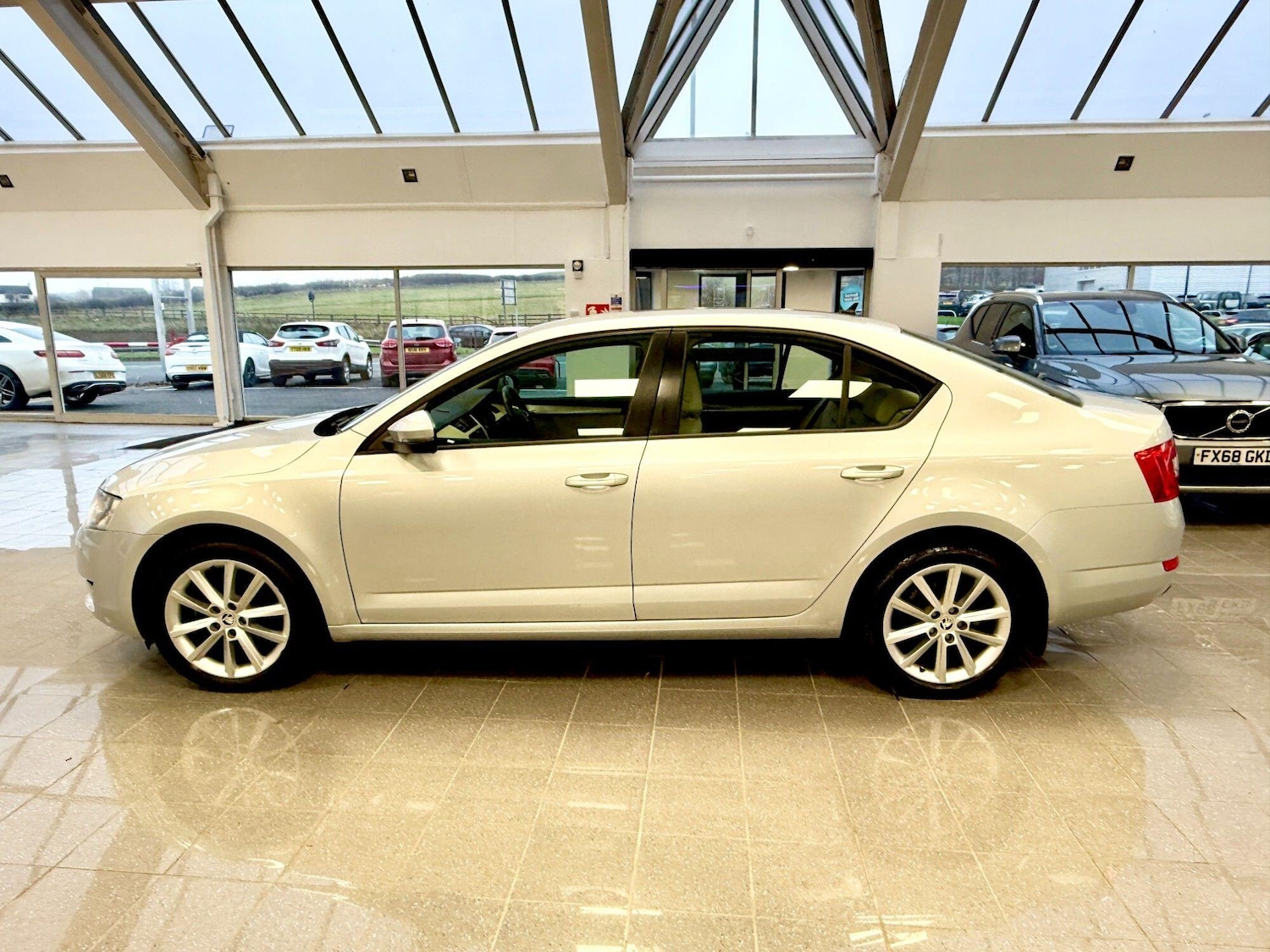 Used Skoda Octavia 2014 for sale - 77658436: Photo 3