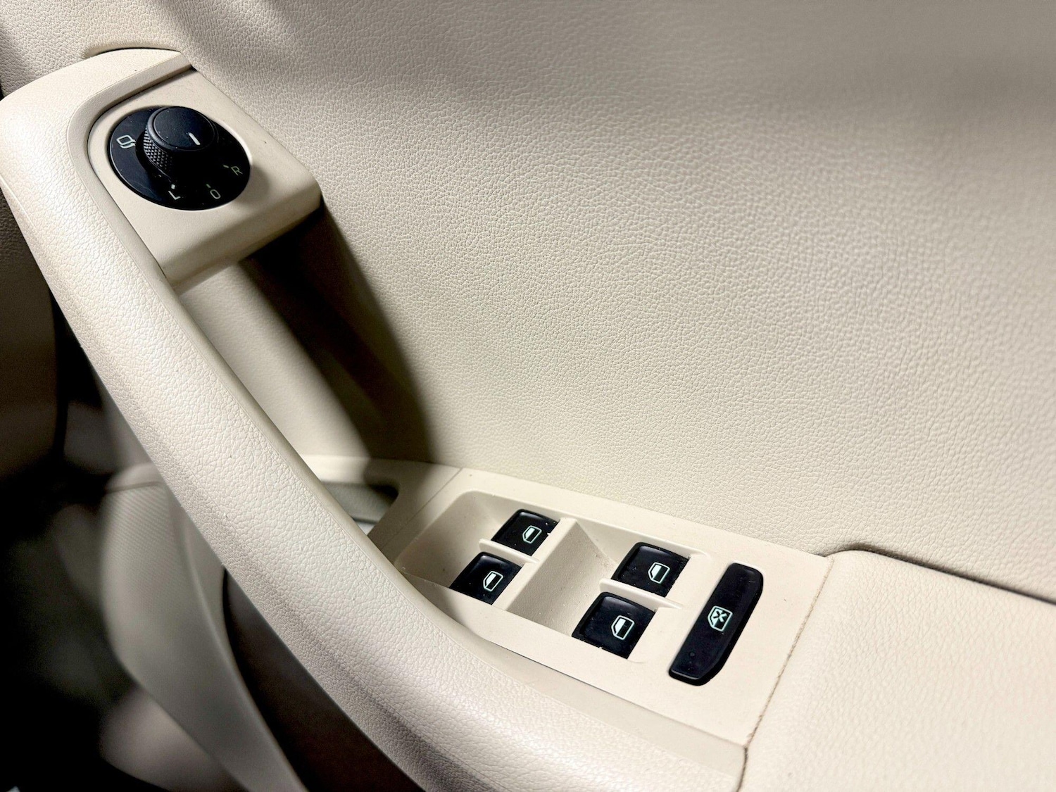 Used Skoda Octavia 2014 for sale - 77658436: Photo 8