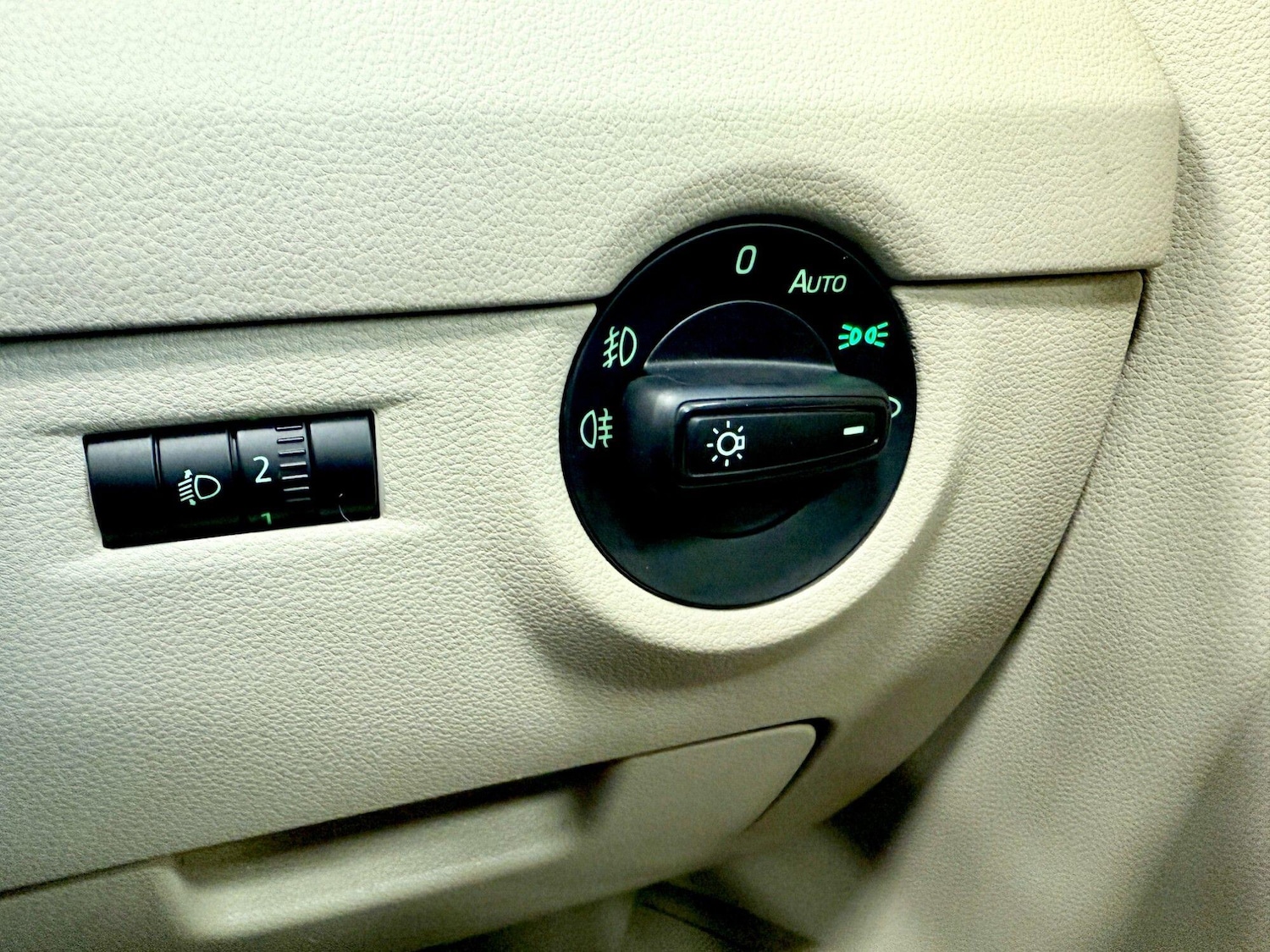 Used Skoda Octavia 2014 for sale - 77658436: Photo 9