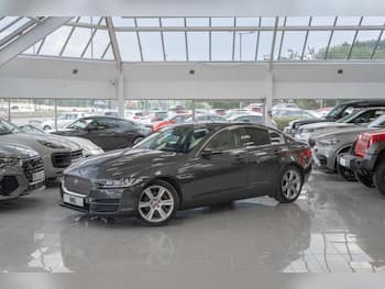 Used Jaguar XE 2017 for sale - 79708138: Photo