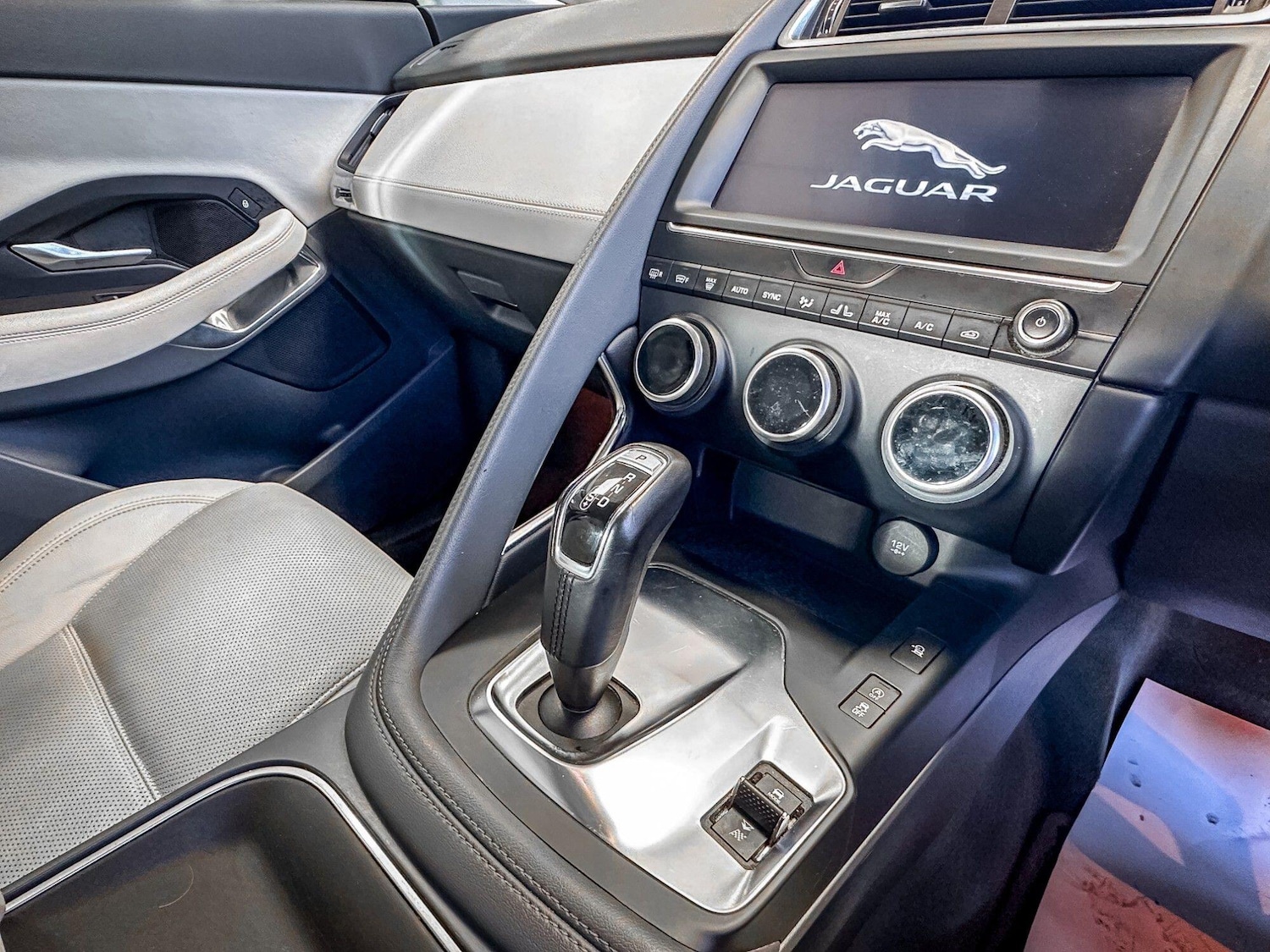 Used Jaguar E-Pace 2020 for sale - 77658828: Photo 24