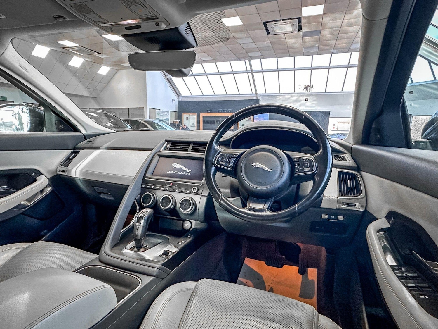 Used Jaguar E-Pace 2020 for sale - 77658828: Photo 3