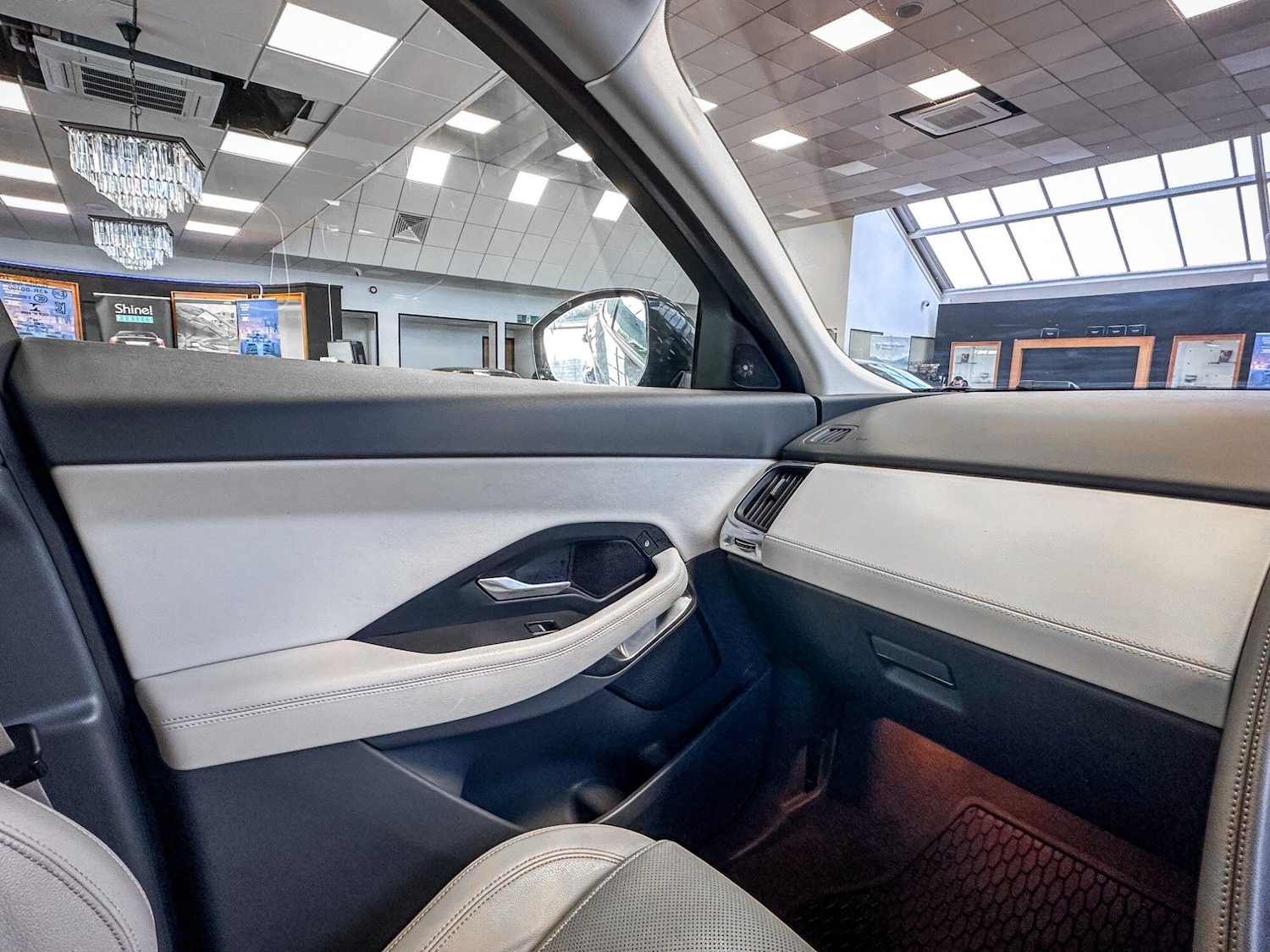 Used Jaguar E-Pace 2020 for sale - 77658828: Photo 41