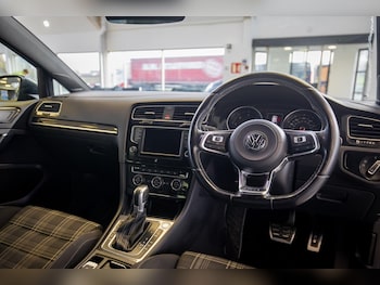 Used Volkswagen Golf 2017 for sale - 76839819: Photo