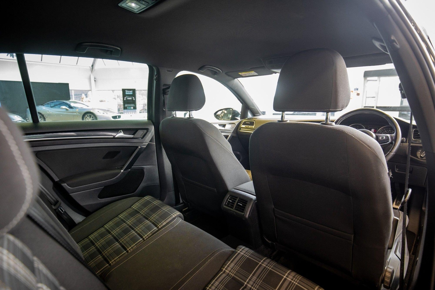 Used Volkswagen Golf 2017 for sale - 76839819: Photo 9