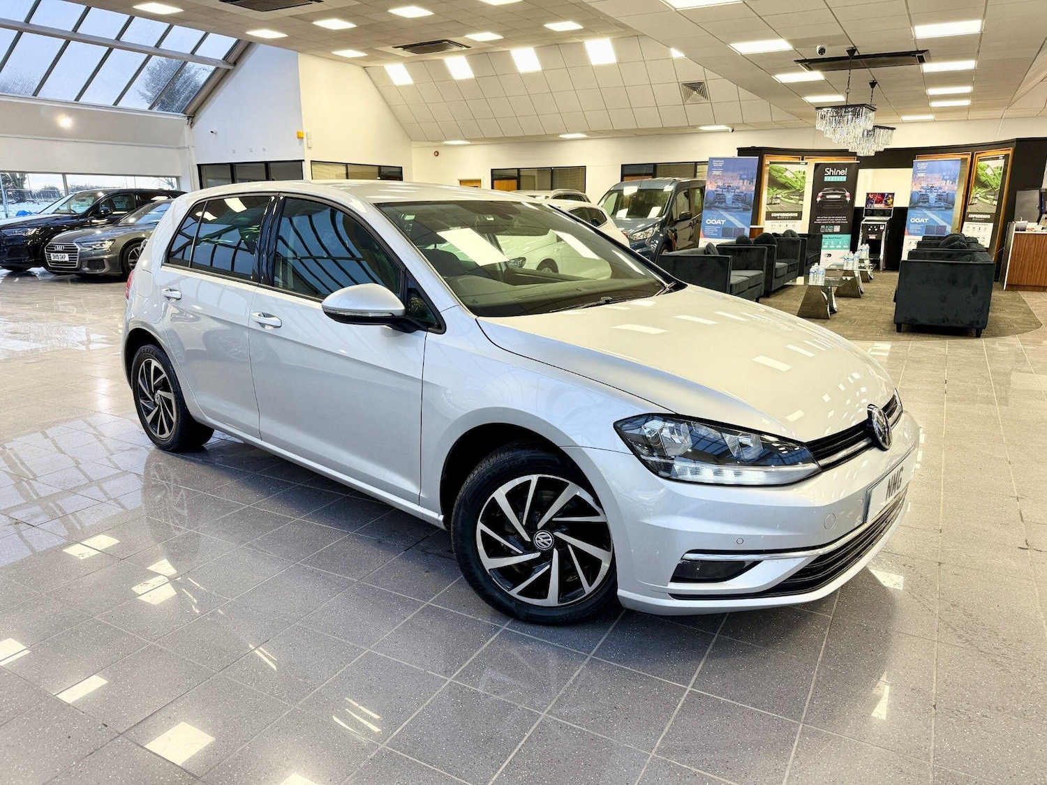 Used Volkswagen Golf 2019 for sale - 76839975: Photo 1