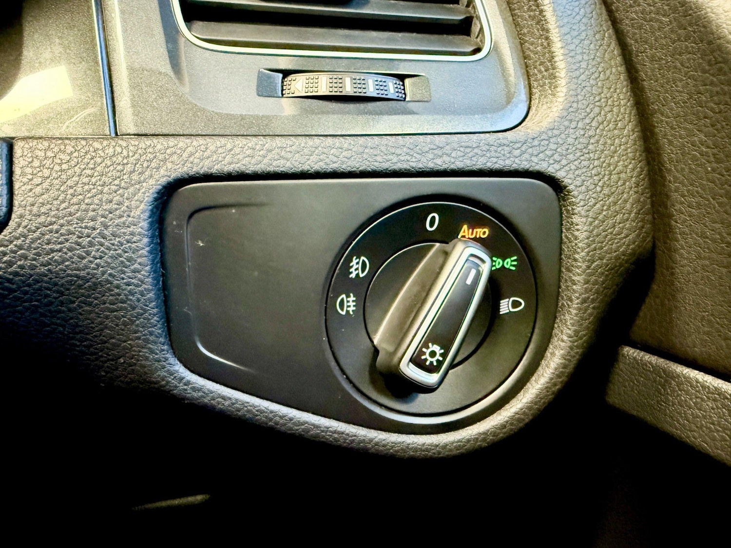 Used Volkswagen Golf 2019 for sale - 76839975: Photo 8