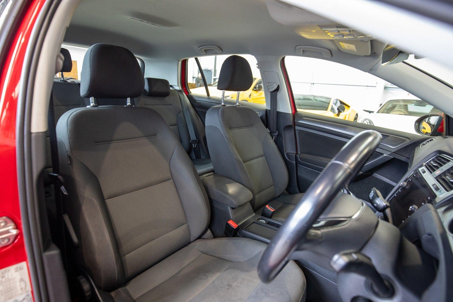 Used Volkswagen Golf 2018 for sale - 76839343: Photo 2