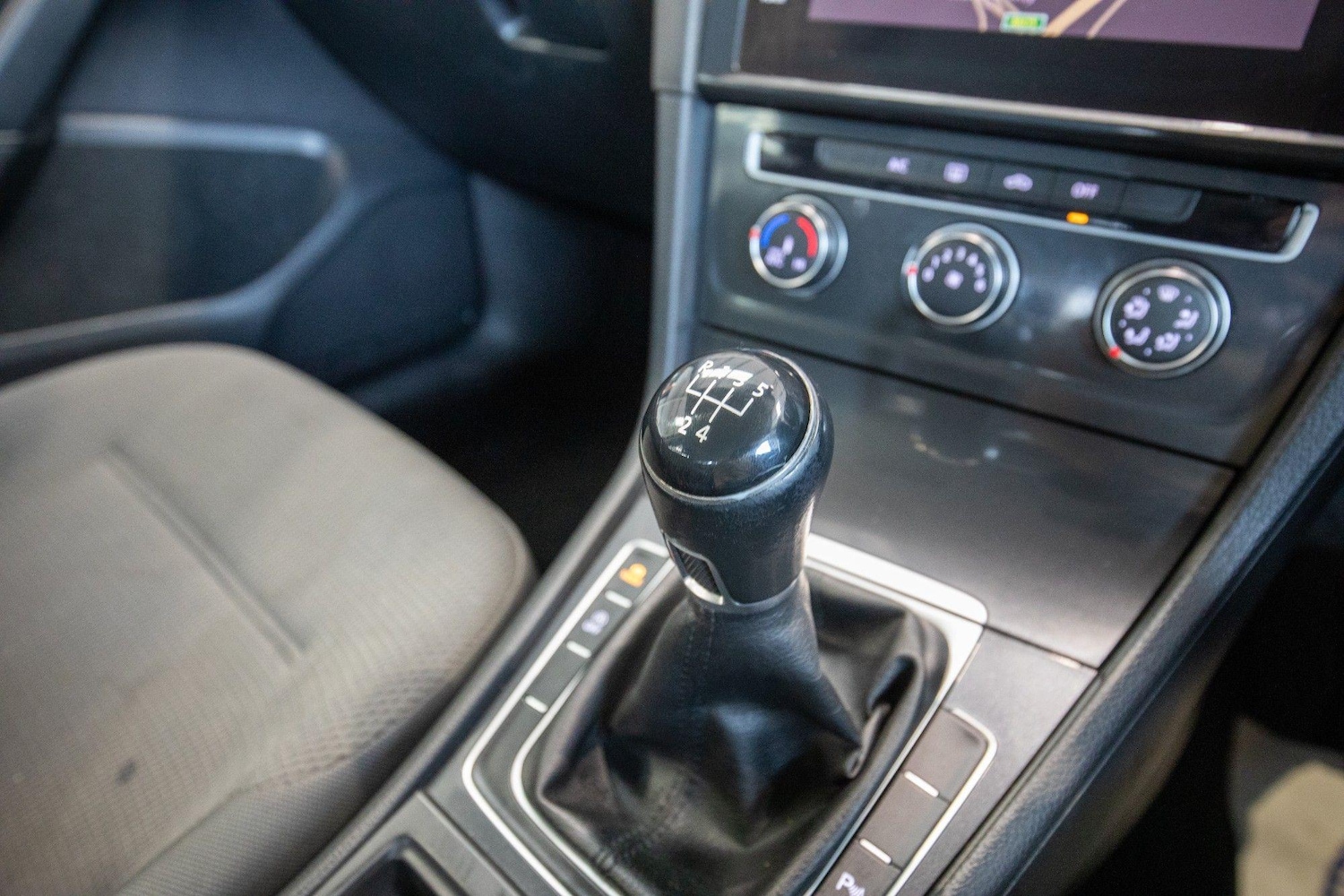 Used Volkswagen Golf 2018 for sale - 76839343: Photo 28