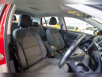 Used Volkswagen Golf 2018 for sale - 76839343: Photo