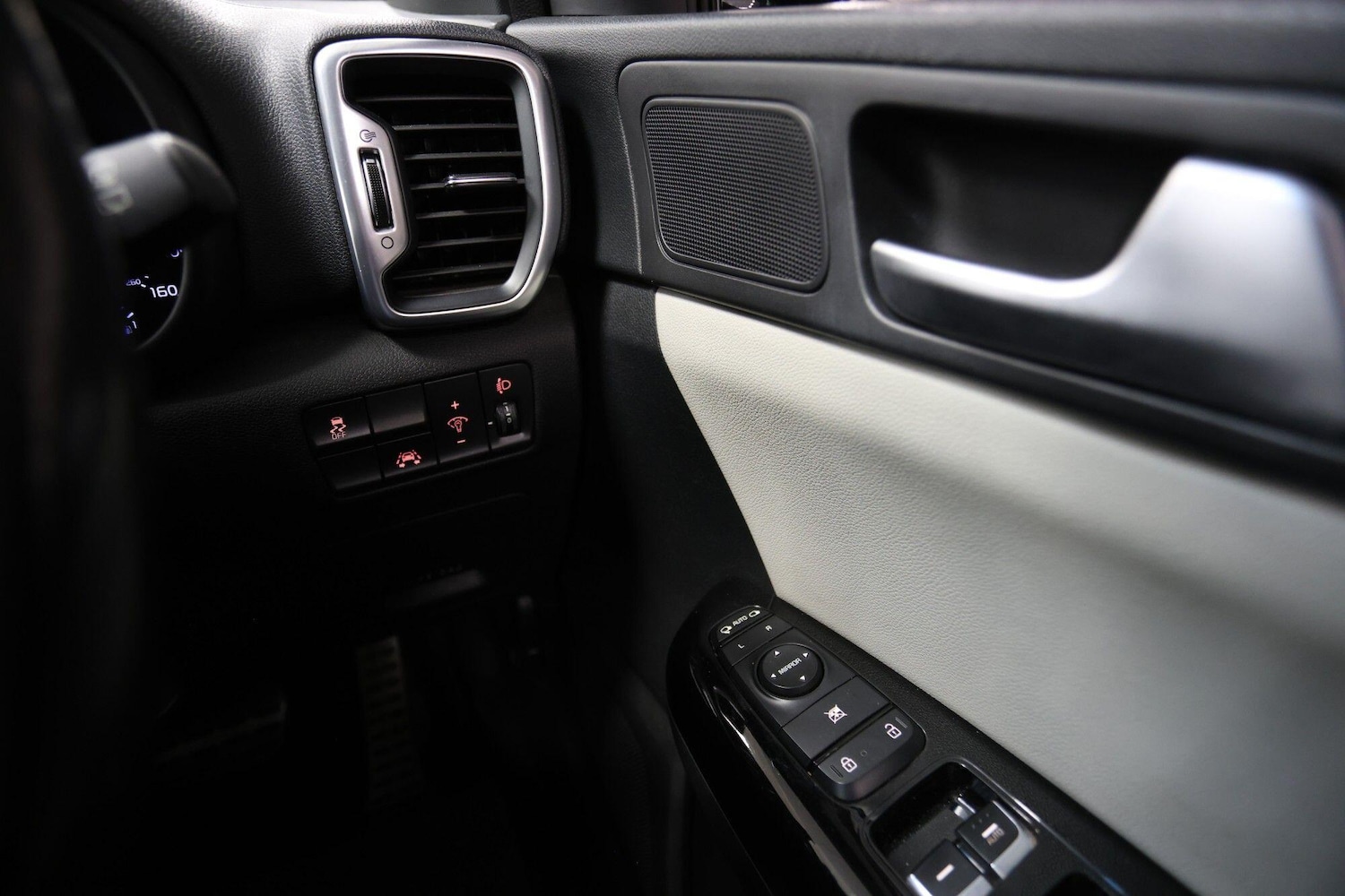 Used Kia Sportage 2018 for sale - 76839928: Photo 40