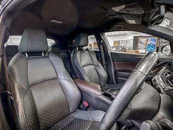 Used Toyota C-HR 2018 for sale - 78371863: Photo