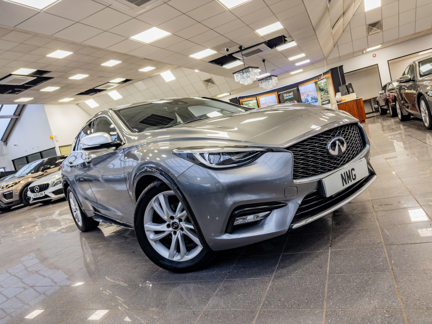 Used Infiniti Q30 for sale - 77658645: Photo 2