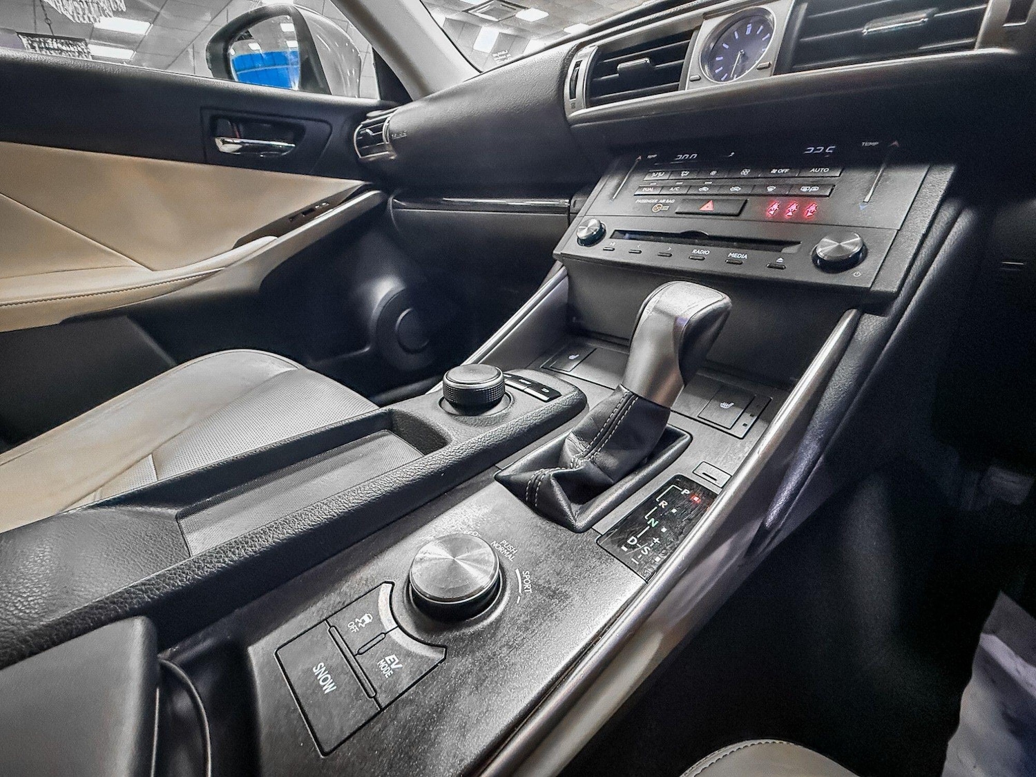 Used Lexus IS 2016 for sale - 77658827: Photo 22