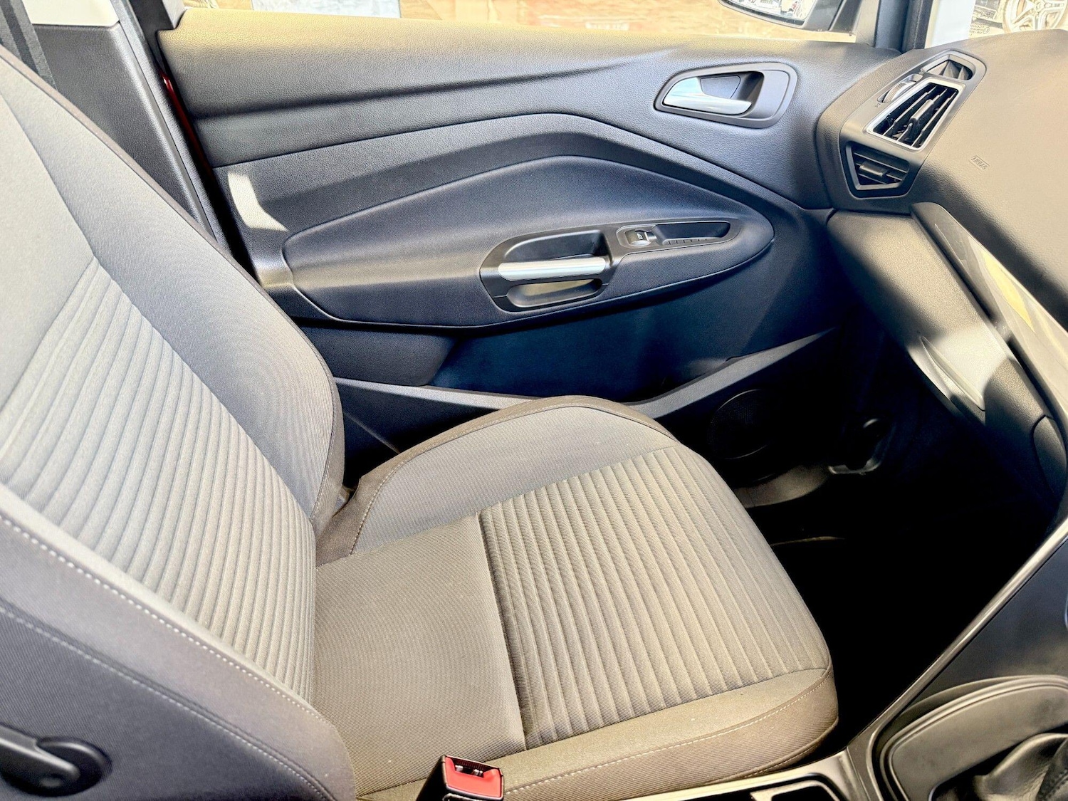 Used Ford C-Max 2016 for sale - 76839963: Photo 21