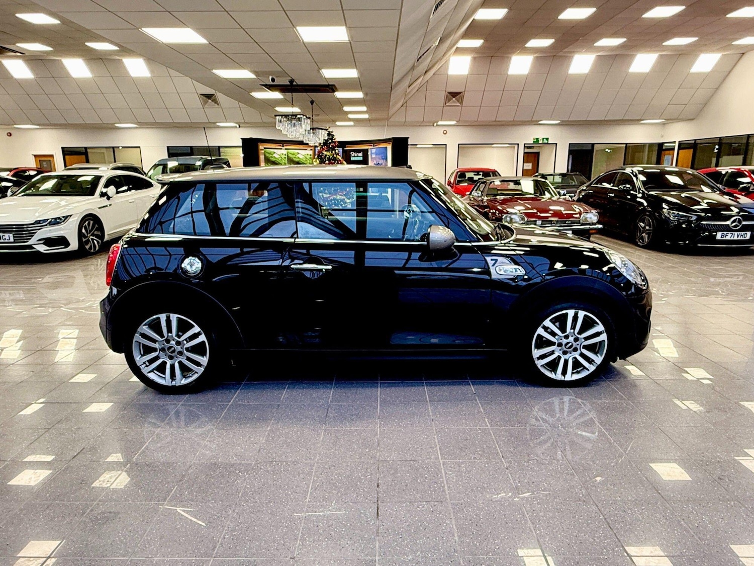 Used MINI Hatch 2017 for sale - 76839276: Photo 2