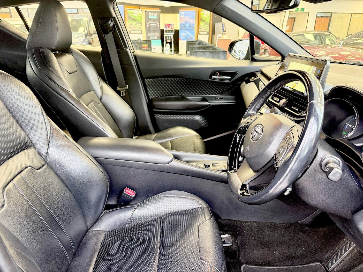 Used Toyota C-HR 2018 for sale - 76839922: Photo 27