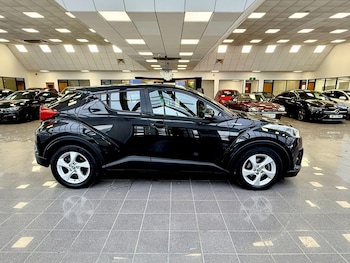 Used Toyota C-HR 2018 for sale - 76839922: Photo