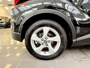 Used Toyota C-HR 2018 for sale - 76839922: Photo