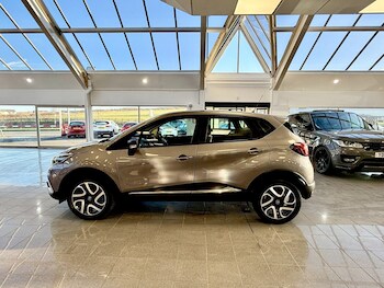 Used Renault Captur 2017 for sale - 76839280: Photo