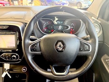 Used Renault Captur 2017 for sale - 76839280: Photo