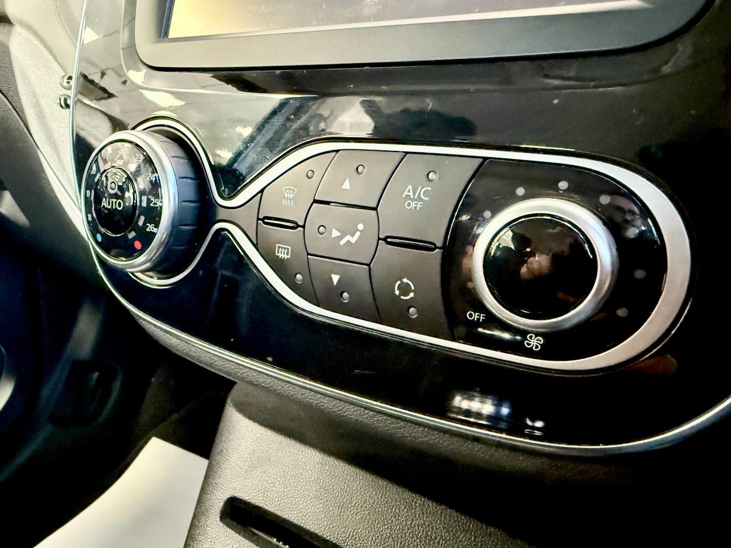 Used Renault Captur 2017 for sale - 76839280: Photo 8