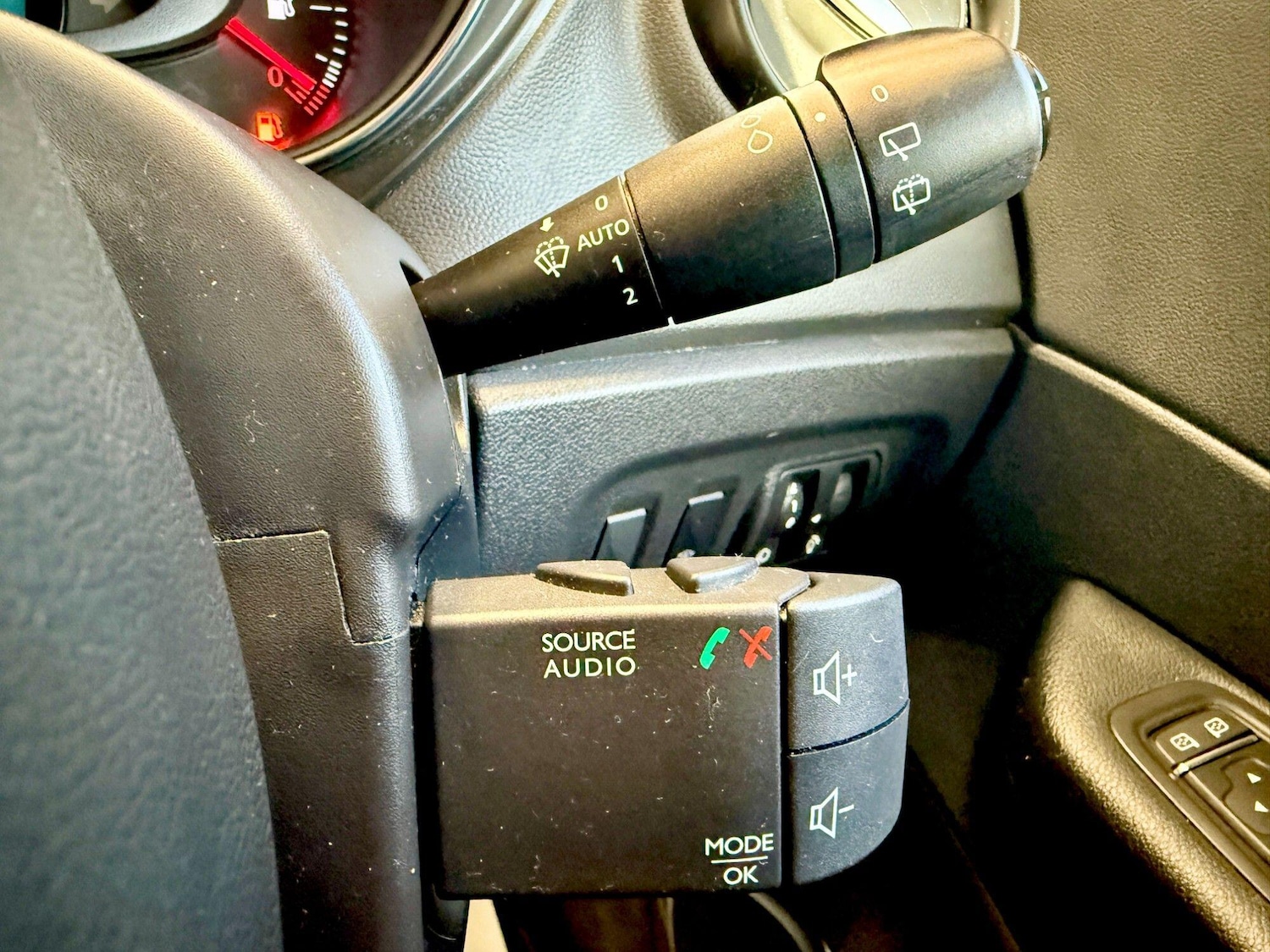 Used Renault Captur 2017 for sale - 76839280: Photo 9