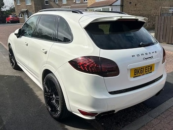 Used Porsche Cayenne 2011 for sale - 78358507: Photo