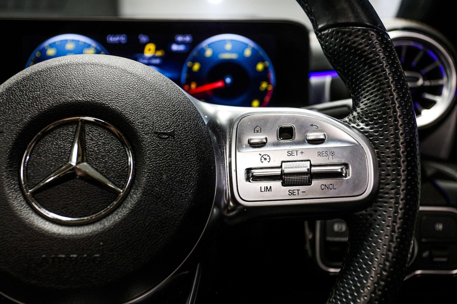 Used Mercedes-Benz CLA 2021 for sale - 76839538: Photo 38