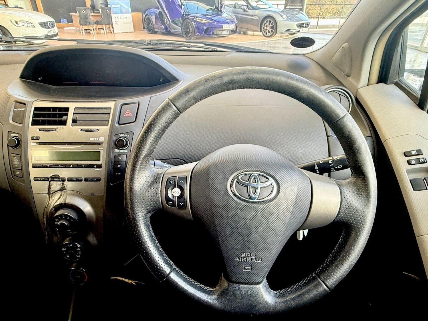 Used Toyota Yaris 2011 for sale - 76839675: Photo 13