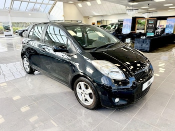 Used Toyota Yaris 2011 for sale - 76839675: Photo