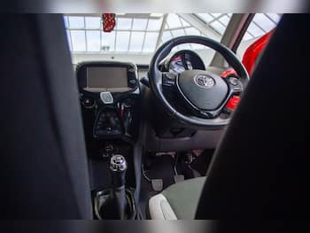 Used Toyota AYGO 2018 for sale - 79690741: Photo