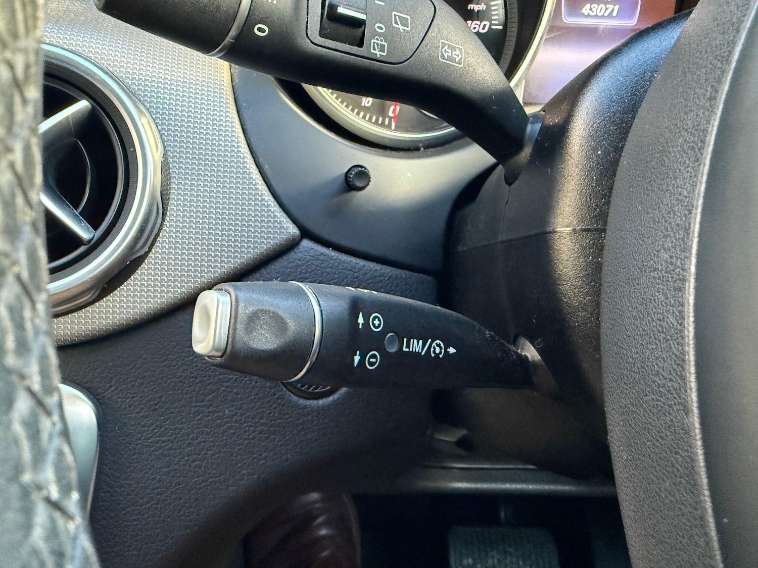 Used Mercedes-Benz GLA 2019 for sale - 77696429: Photo 40