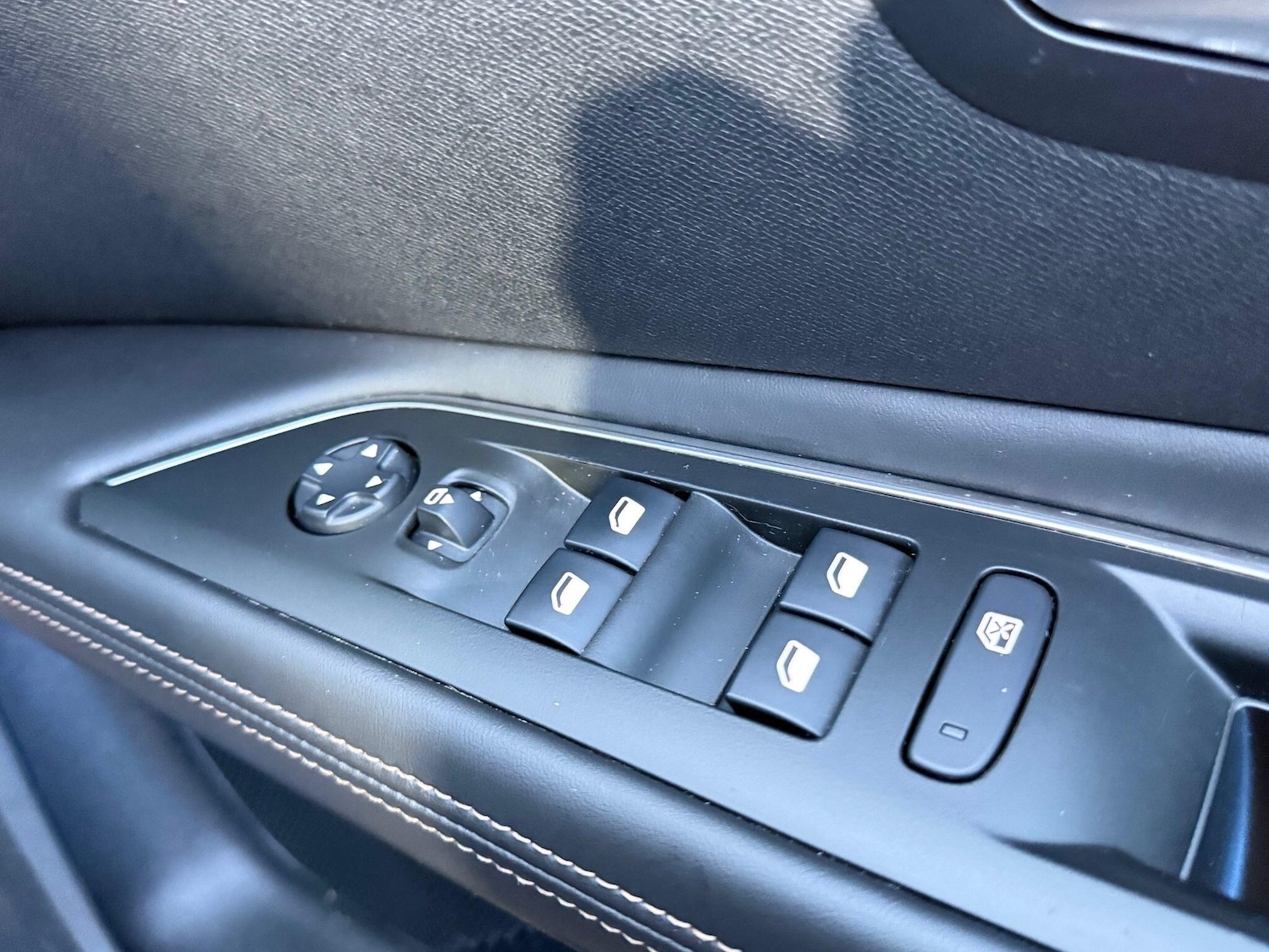 Used Peugeot 3008 2018 for sale - 77696075: Photo 60