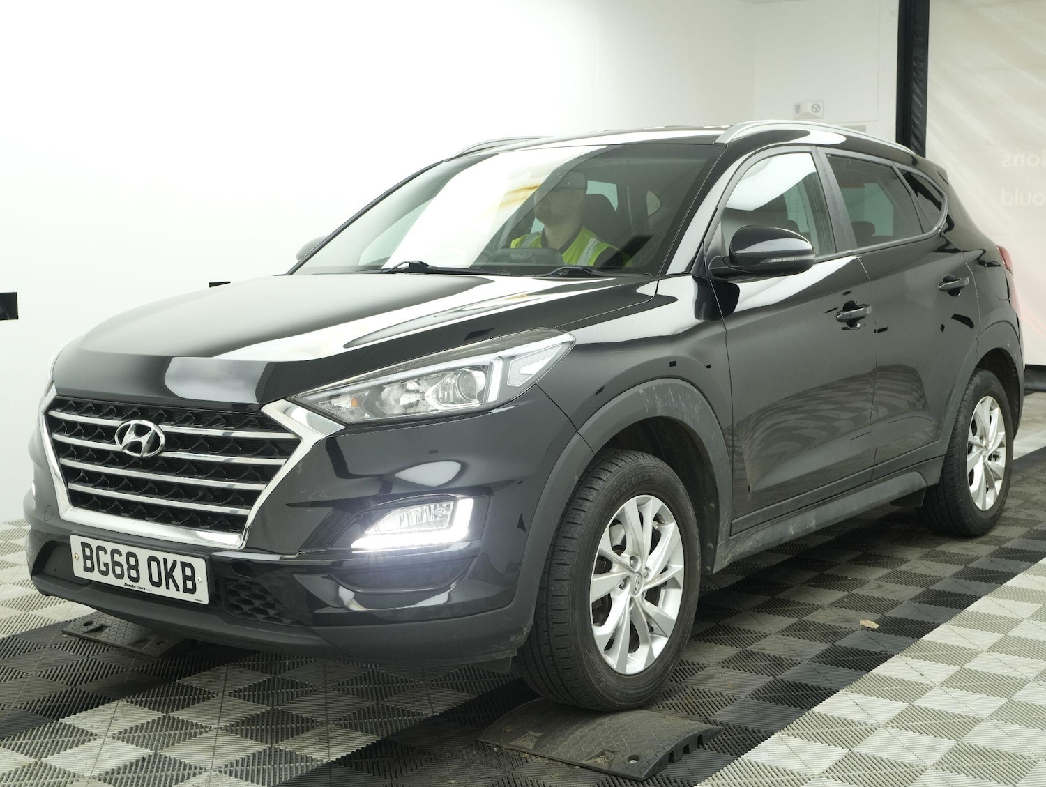 Used Hyundai TUCSON for sale - 78128272: Photo 2