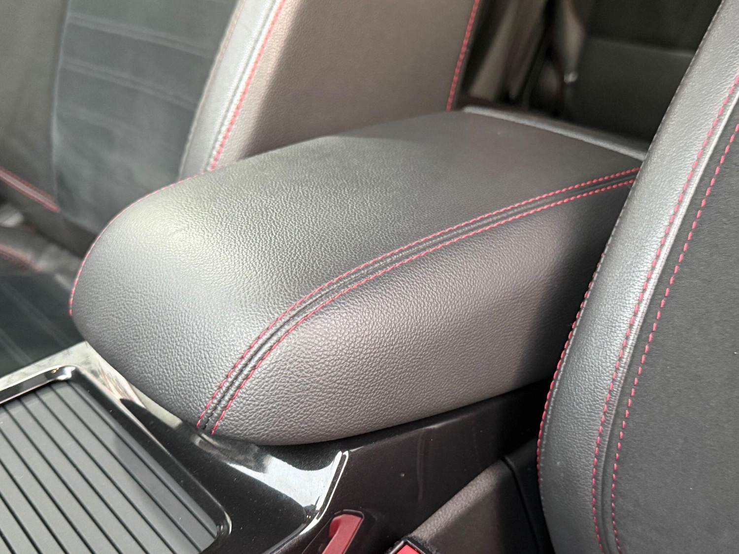 Used Ford Kuga 2018 for sale - 77978182: Photo 45